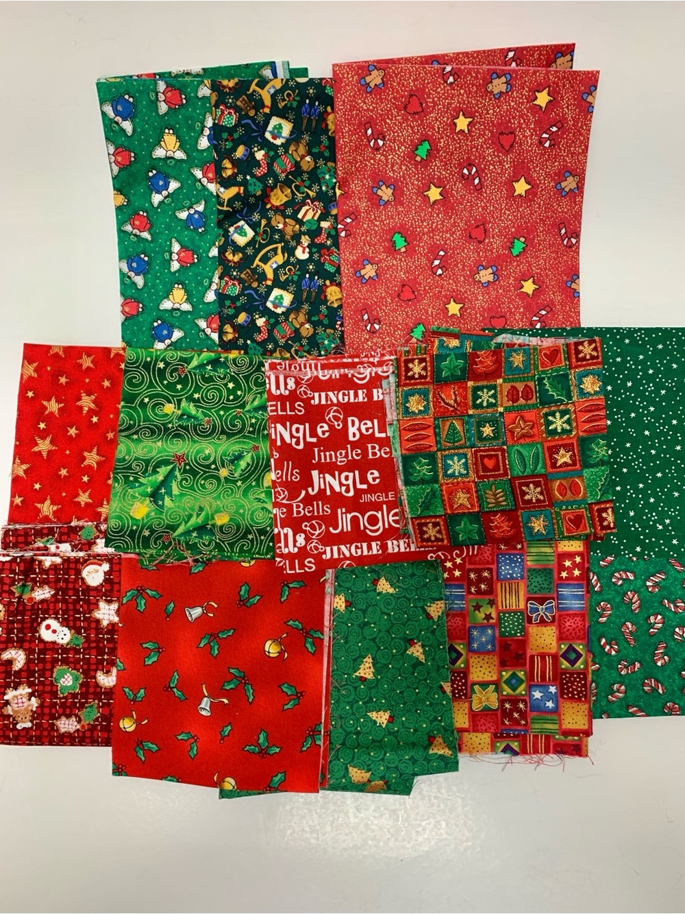 Christmas Holiday Cotton Quilting Fabric Scrap Remnants Lot, 13 Prints Nostalgic